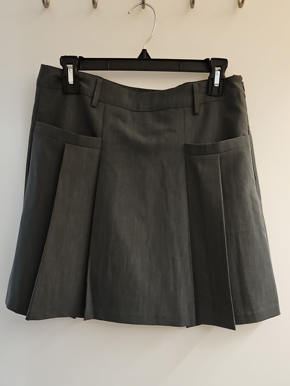 Sugarlips Giany Pleated Mini Skirt Size Medium Dark Grey Grey NWT STS7130